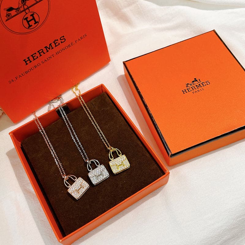 18K Amulettes Constance Pendant Hermes Necklace